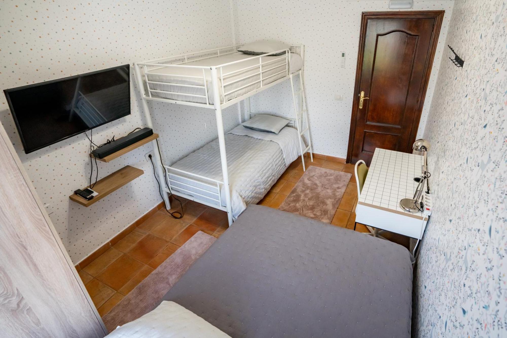 Casa Julio - Alcala Complete Coastal Retreat - Entire Apartment - 3 Min Walk From The Ocean - Shared Entrance With Host Buitenkant foto